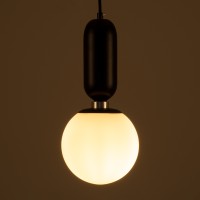 GLOBOSTAR® MAVERICK 00945 Μοντέρνο Κρεμαστό Φωτιστικό Οροφής με Ντουί 1 x E27 AC 220-240V IP20 - Μαύρο & Λευκό - Μ15 x Π15 x Υ33cm