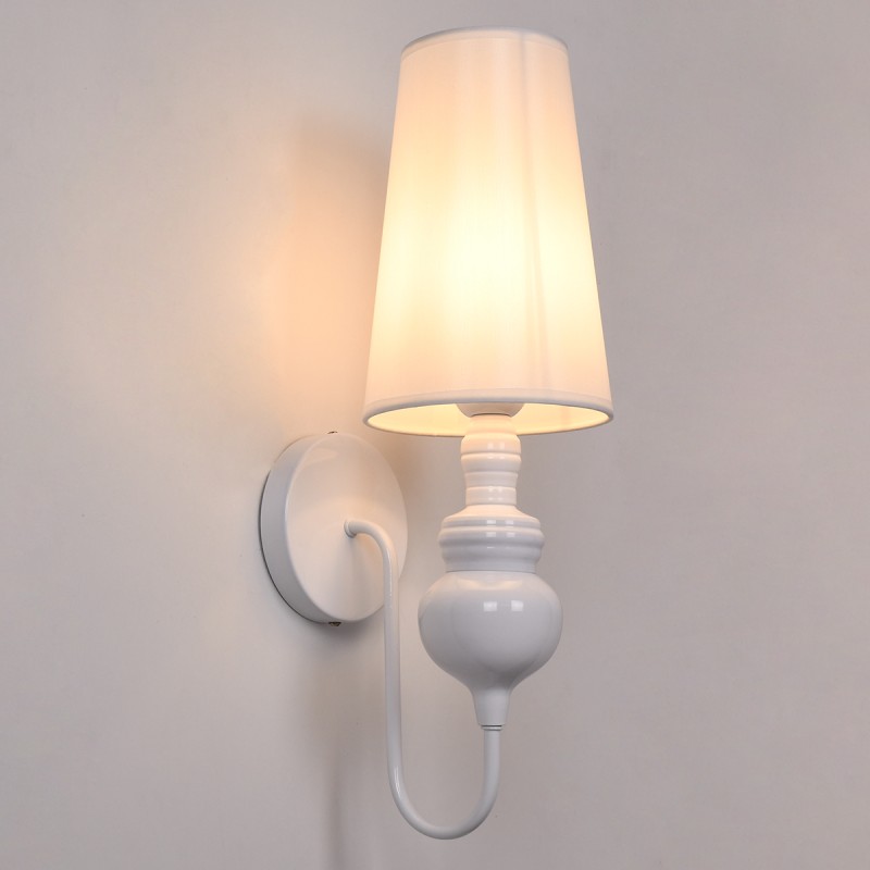 GLOBOSTAR® LAURA 01499 Μοντέρνο Φωτιστικό Τοίχου - Απλίκα με Ντουί 1 x E27 AC 220-240V IP20 - Λευκό - Μ21 x Π15 x Y48cm