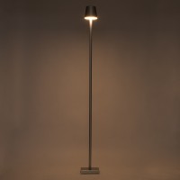 GLOBOSTAR® NEGA 60480 Μοντέρνο Επιδαπέδιο Φωτιστικό LED 2.2W 154lm 360° DC 5V με USB 2.0 με Επαναφορτιζόμενη Μπαταρία Li-ion 3.7V 4000mAh IP44 Θερμό Λευκό 2700K με Αφή Dimmable - Lumileds SMD Chip - Ασημί - Μ10 x Π10 x Υ135cm - 2 Χρόνια Εγγύηση