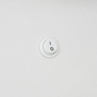 GLOBOSTAR® CROWN 61371 Μοντέρνο Φωτιστικό Τοίχου - Απλίκα Ξενοδοχείου Reading Light με Φορτιστή USB 3A LED 5W 550lm 120° AC 220-240V IP20 Φυσικό Λευκό 4500K - Bridgelux COB Chip & TÜV SÜD Driver - Λευκό Ματ - Μ15 x Π15 x Υ23cm - 3 Χρόνια Εγγύηση