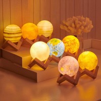 GloboStar® MOON 79609 Επιτραπέζιο Φωτιστικό Πορτατίφ LED 2W 120lm 360° DC 5V IP20 CCT Θερμό Λευκό 2700K - Φυσικό Λευκό 4500K - Ψυχρό Λευκό 6000K Dimmable Πολύχρωμο Πλαστικό με Μπεζ Ξύλο - Μ8 x Π8 x Υ11cm - ΣΕΤ 8 Τεμαχίων - 2 Xρόνια Εγγύηση