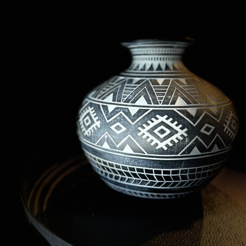MAYA ΒΑΖΟ 25x25x22cm POLYRESIN ΜΑΥΡΟ ΛΕΥΚΟ