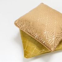 FAMA ΔΙΑΚΟΣΜΗΤΙΚΟ ΜΑΞΙΛΑΡΙ 45x45cm ΒΕΛΟΥΔΟ CARAMEL ΧΡΥΣΟ