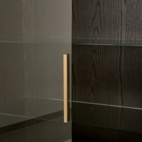 Βιτρίνα Seville από ξύλο βελανιδιάς σε μαύρο 100x41x200cm